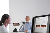 iCare_ILLUME_doctor_looking_at_screen_and_patient